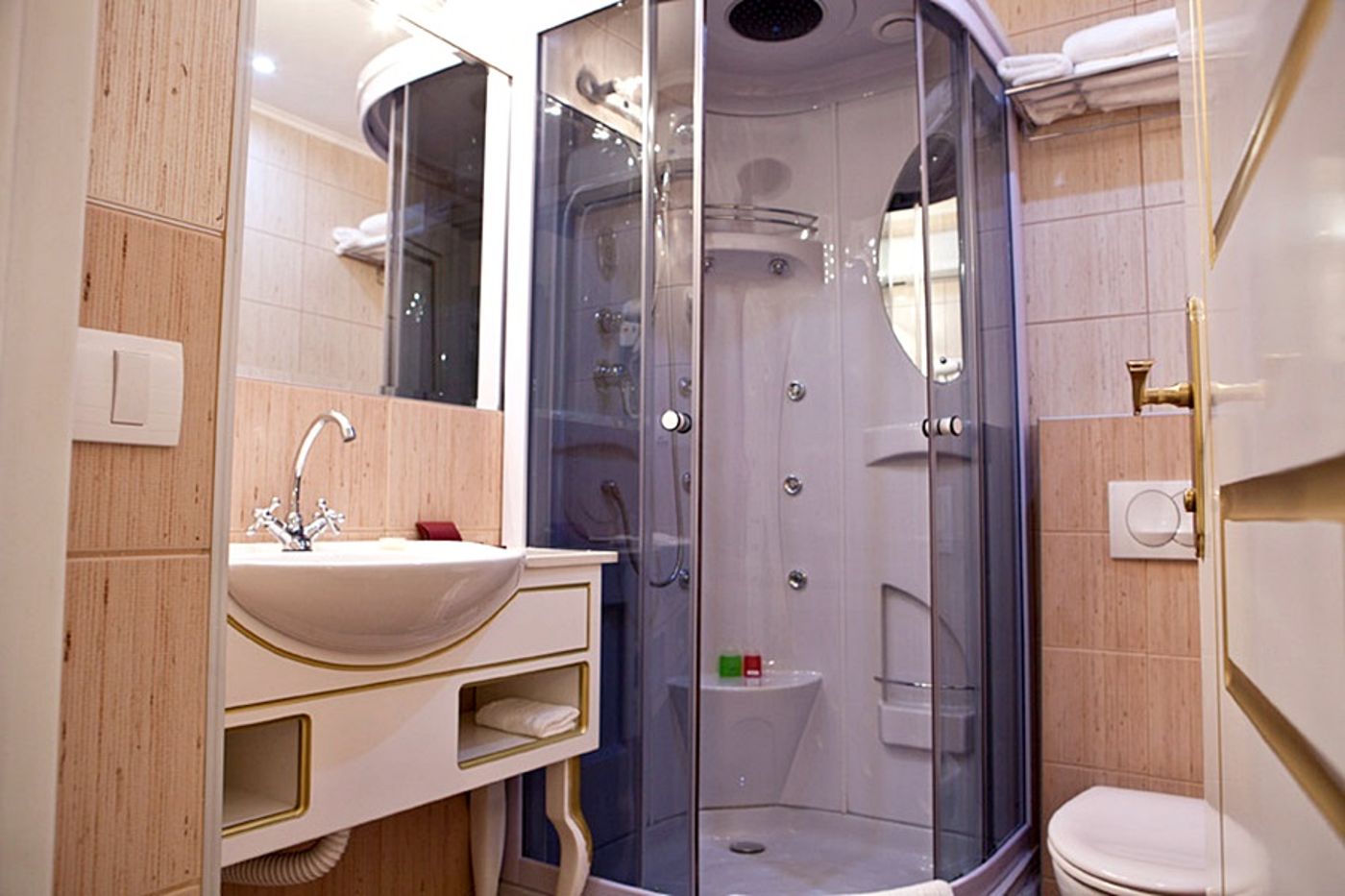 Queens Astoria Design Hotel-Serbia-BELGRADE-General view-8