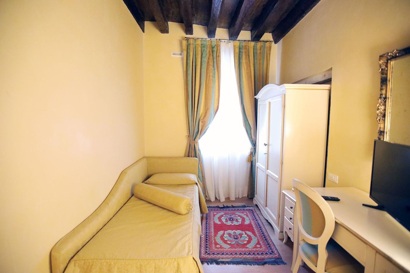 Alla-Vigna-Room-Only-Room-17