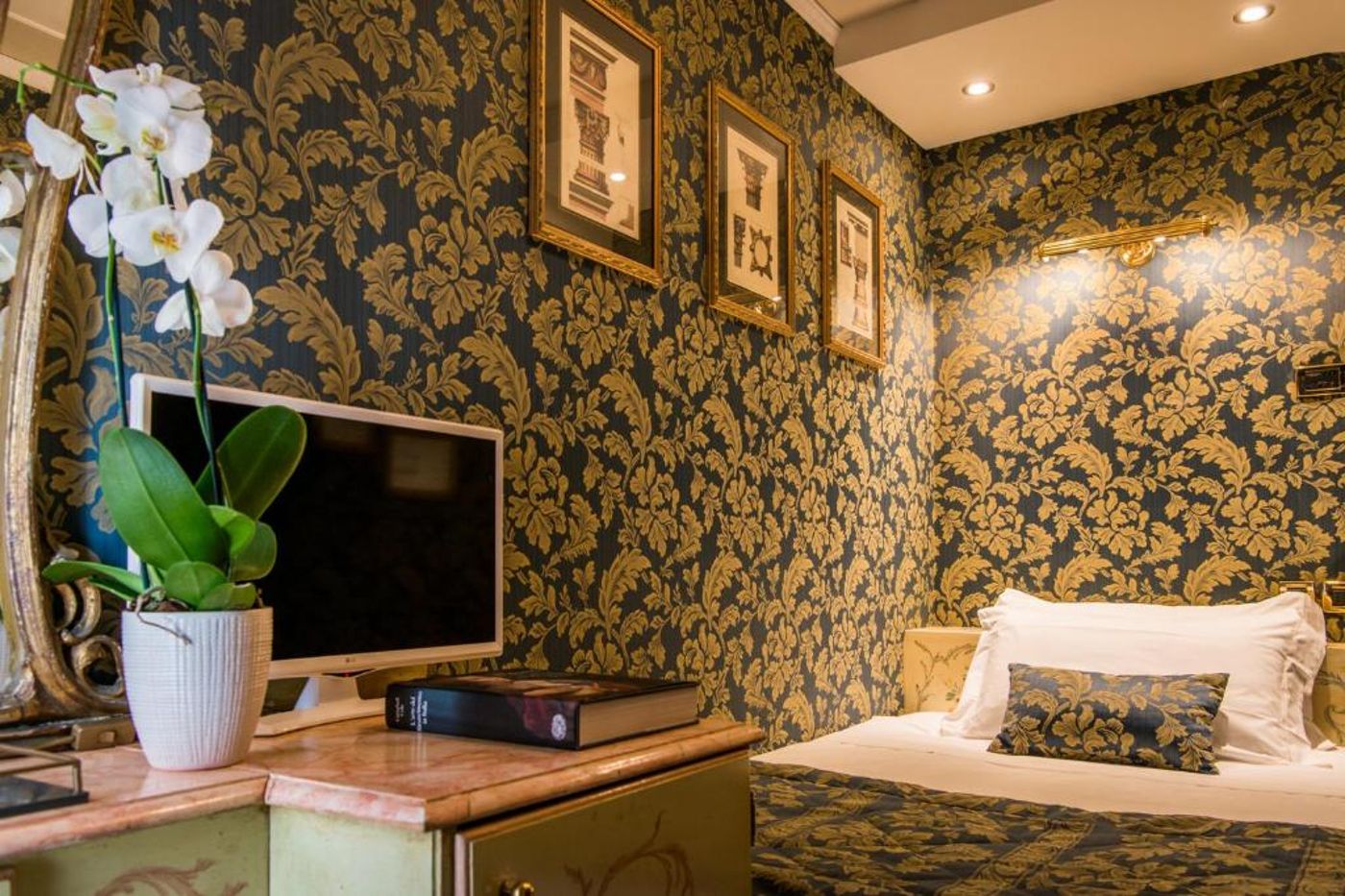 Hotel-Santo-Stefano-Room-6