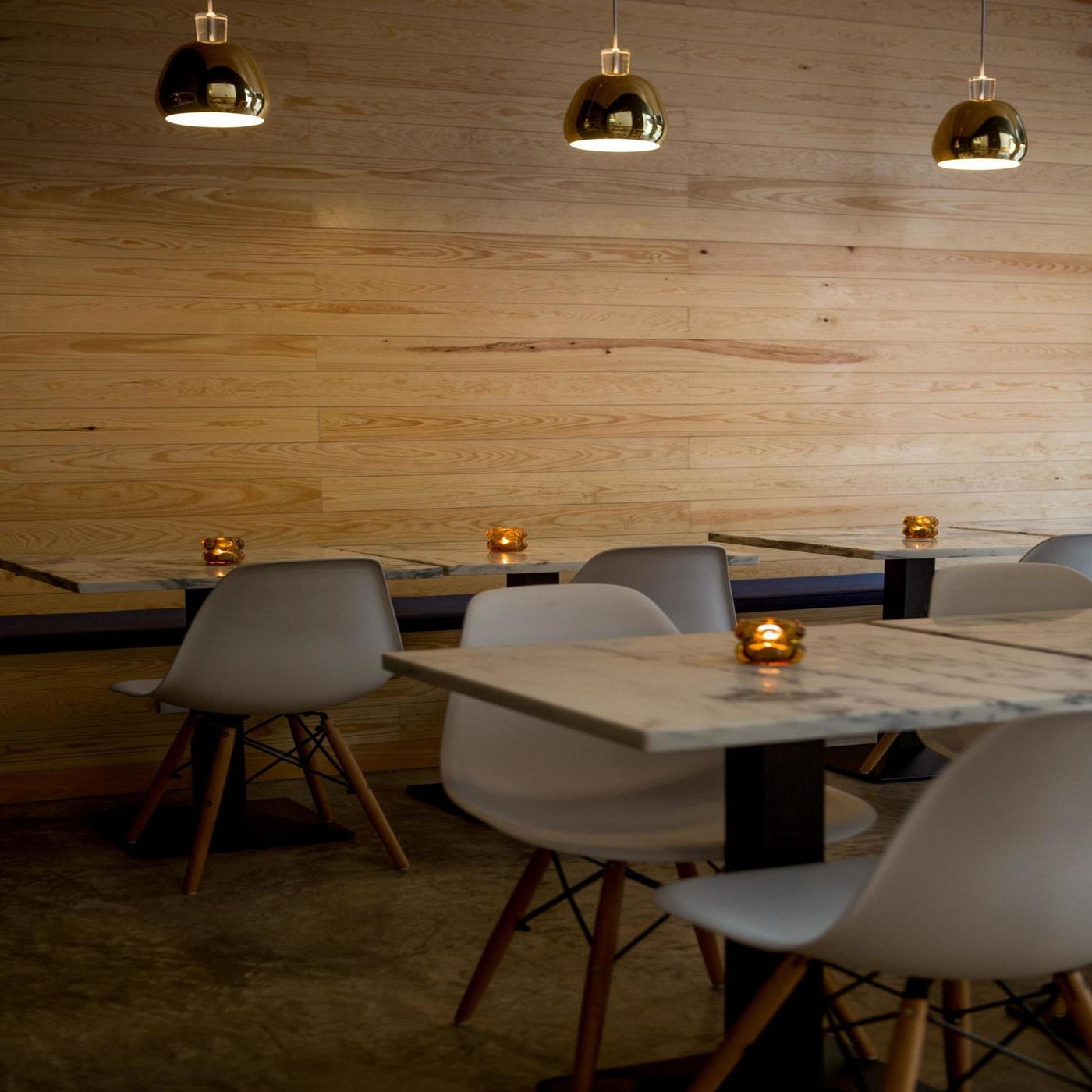 The-8-Down-Town-Suites-Restaurant-7