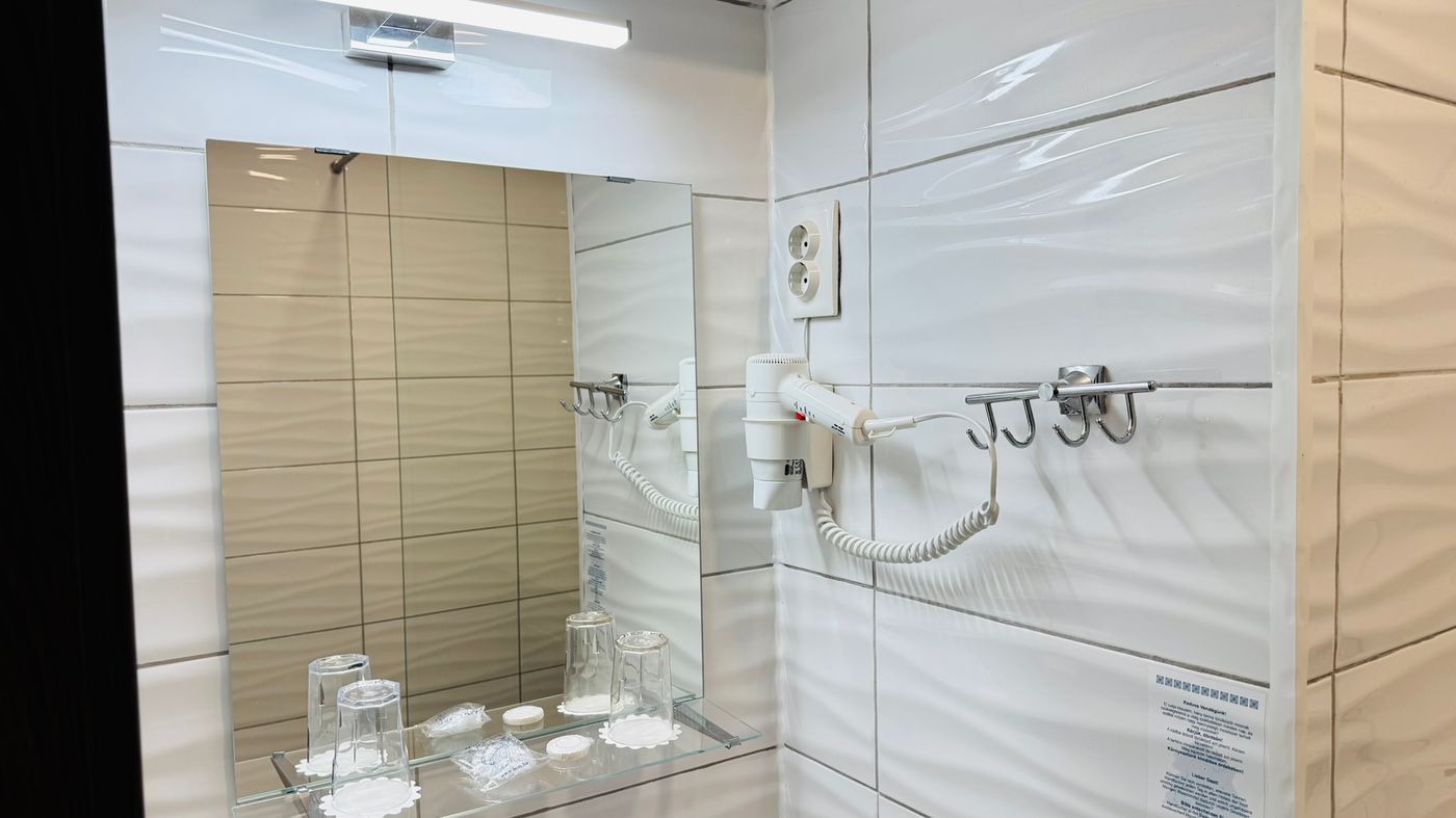 Hotel-Orion-Varkert-Room-34