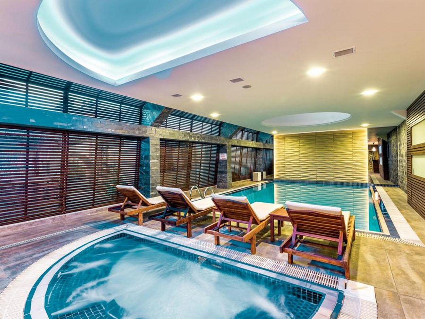 Grand-Cettia-Pool-52