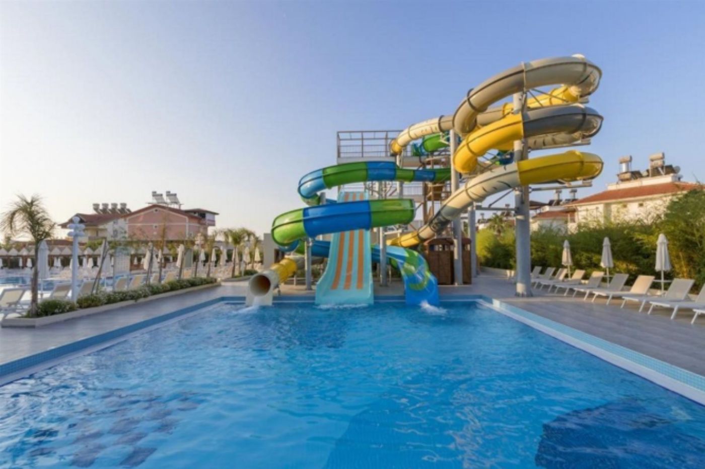 Side-Crown-Sunshine-Pool-14