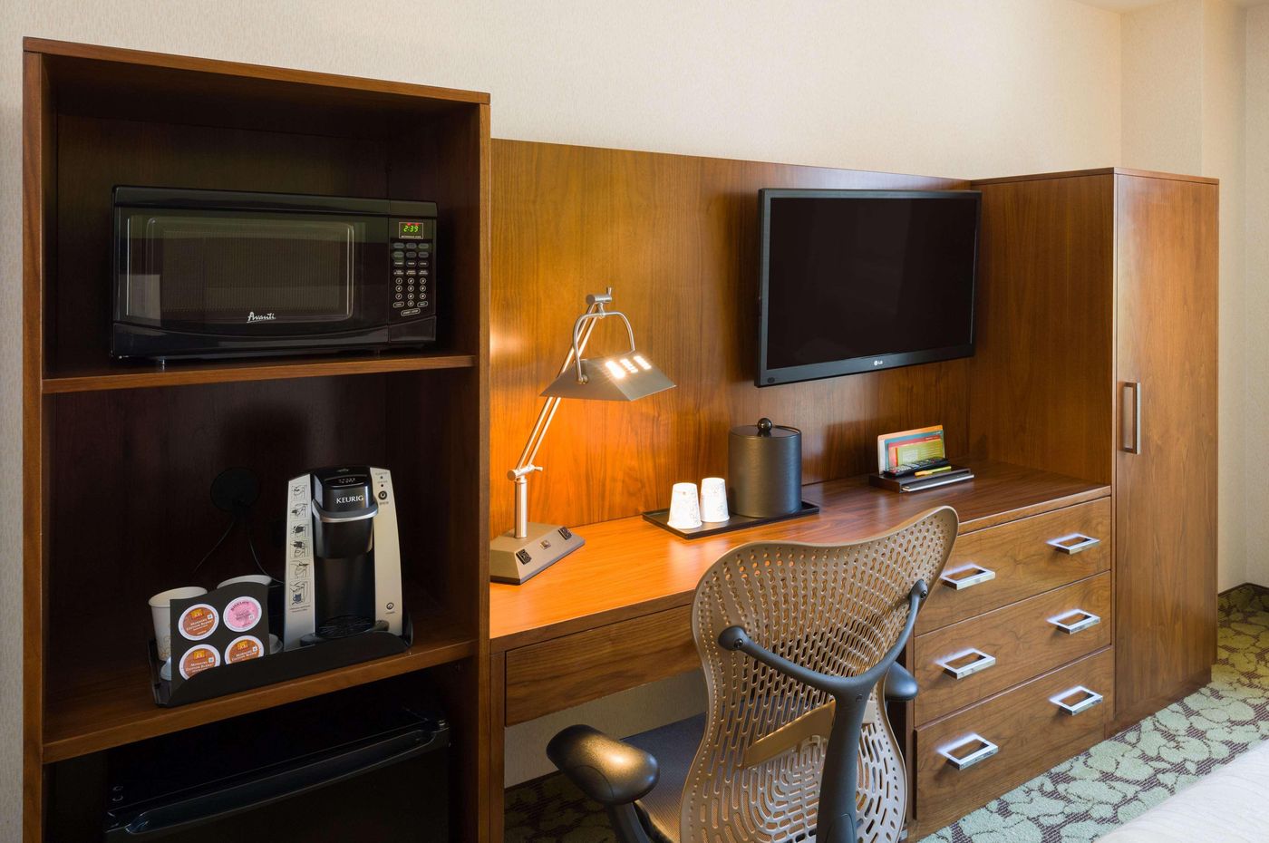 Hilton-Garden-Inn-Midtown-East-Room-7