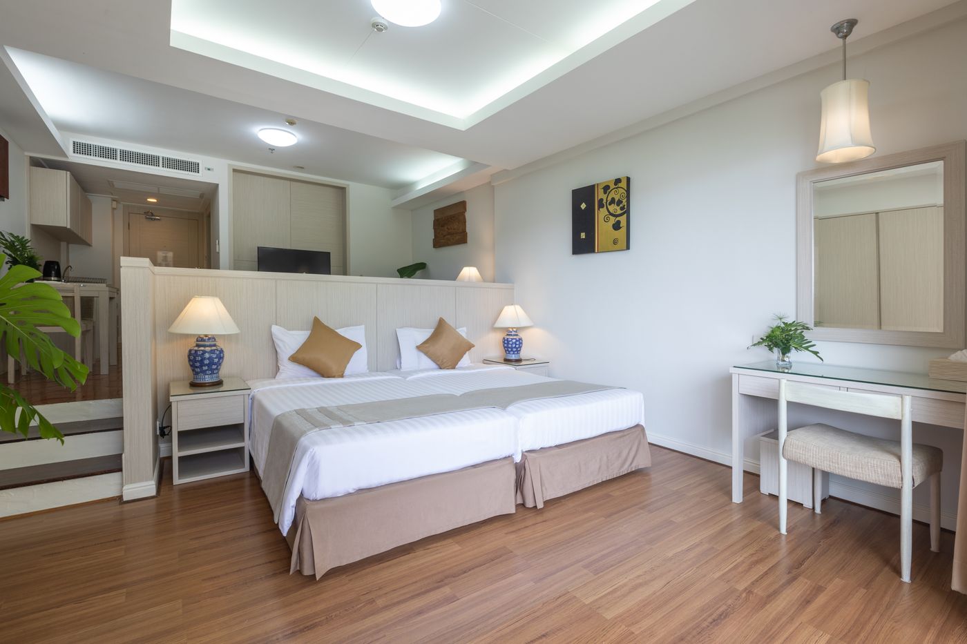 Kantary-Bay-Hotel-Phuket-Room-12