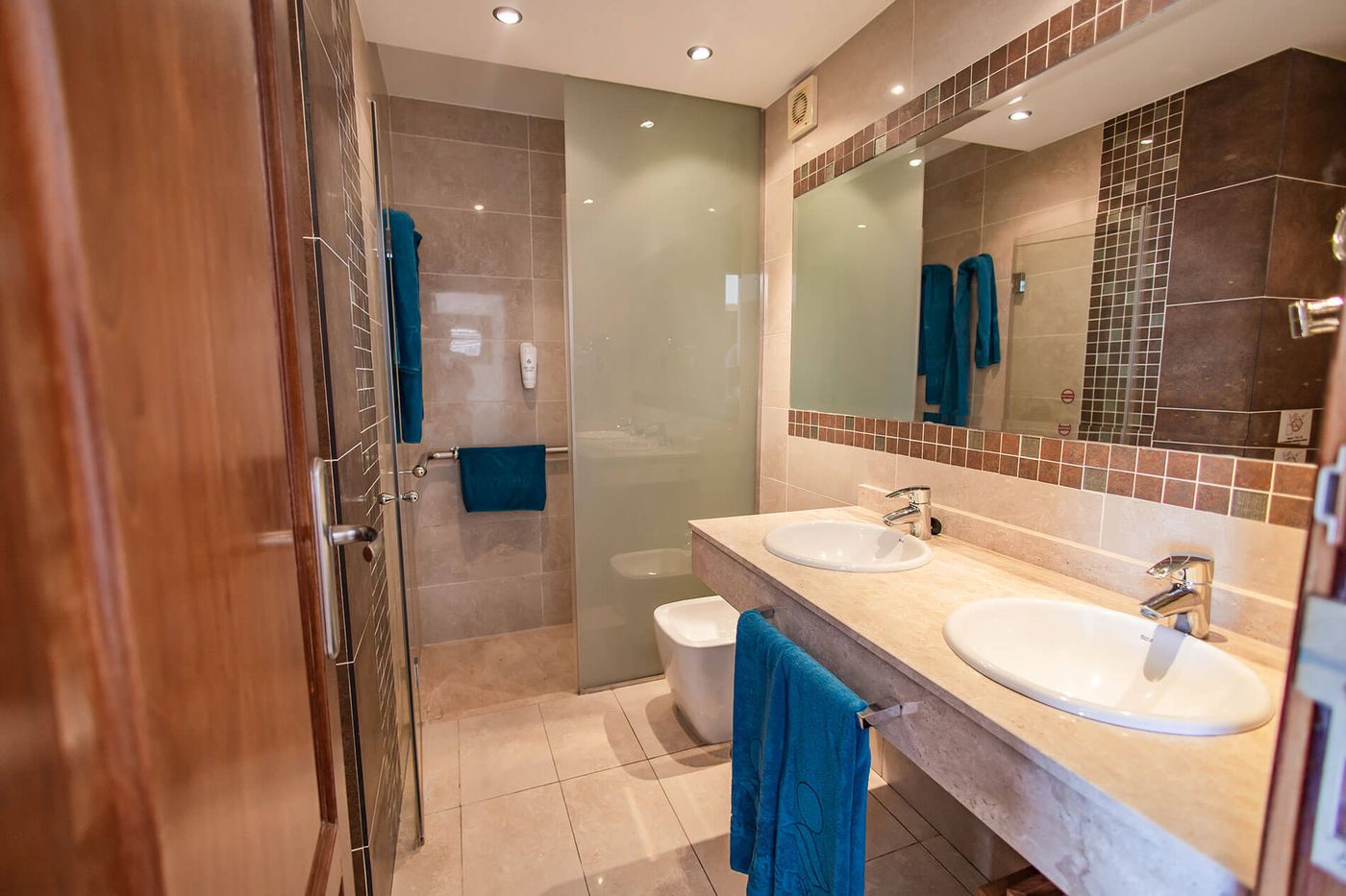 Servatur JB - Adults Only