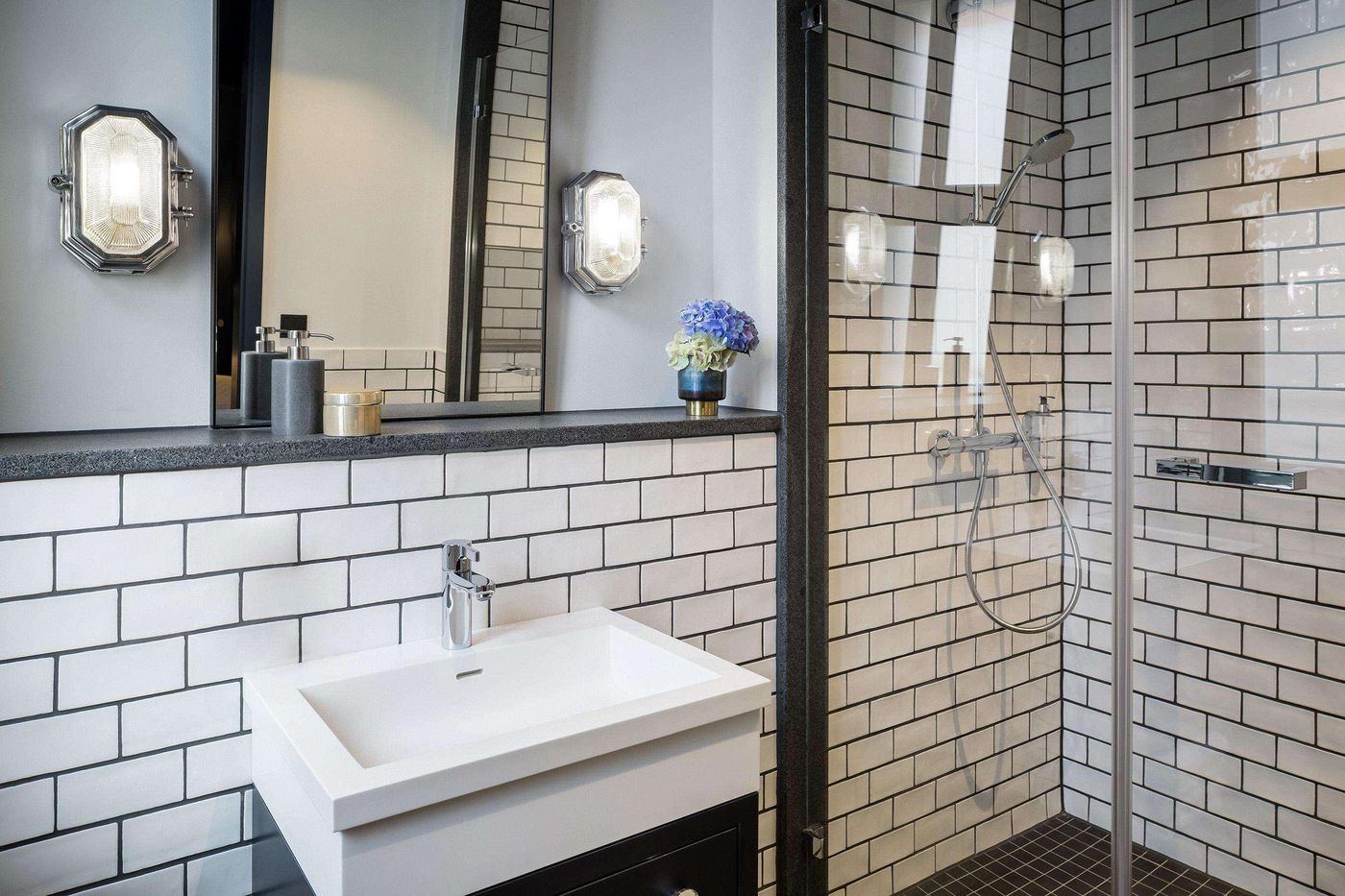 Hotel-Amo-By-Amano-Room-15