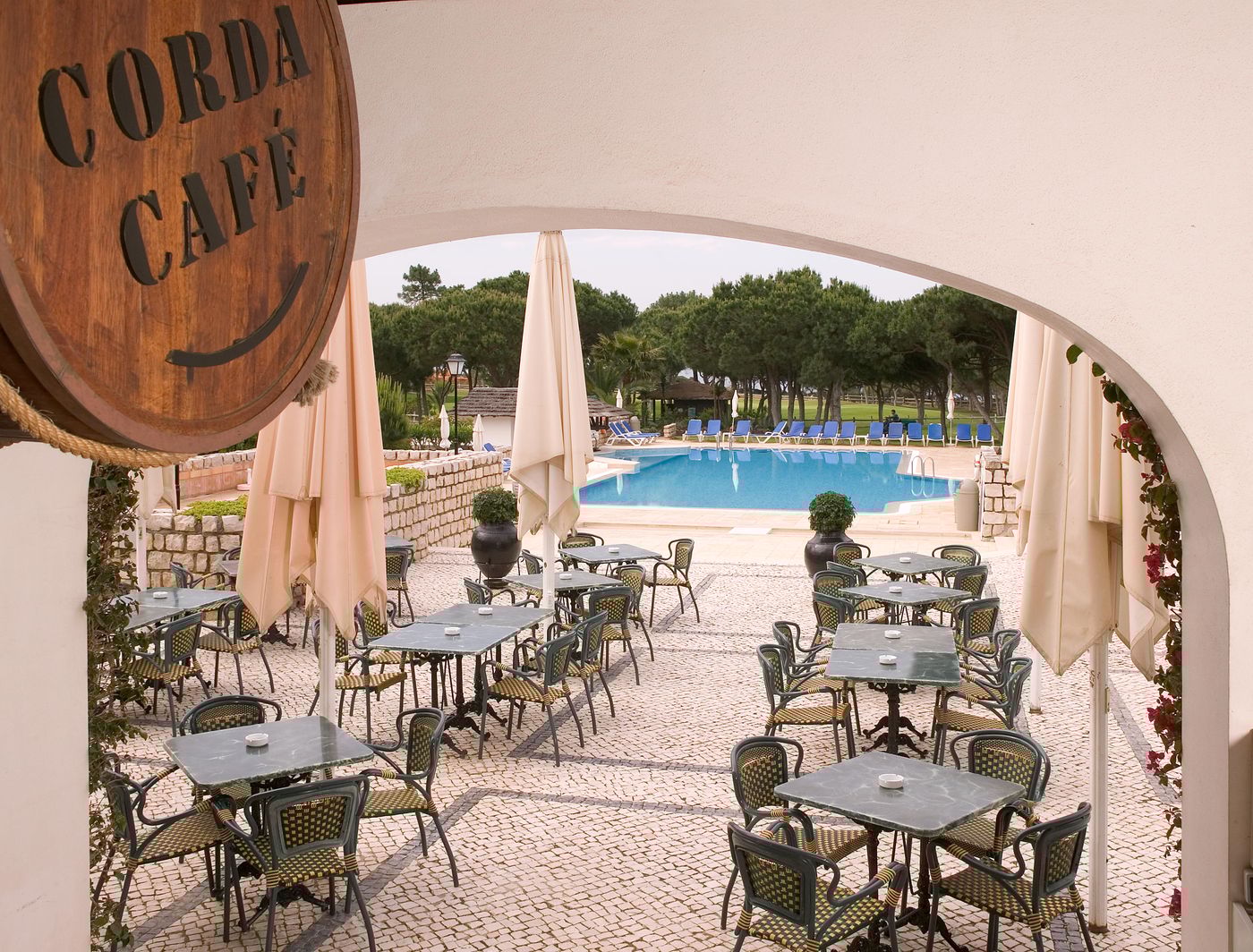 Pine-Cliffs-Hotel--a-Luxury-Collection-Resort-Restaurant-14