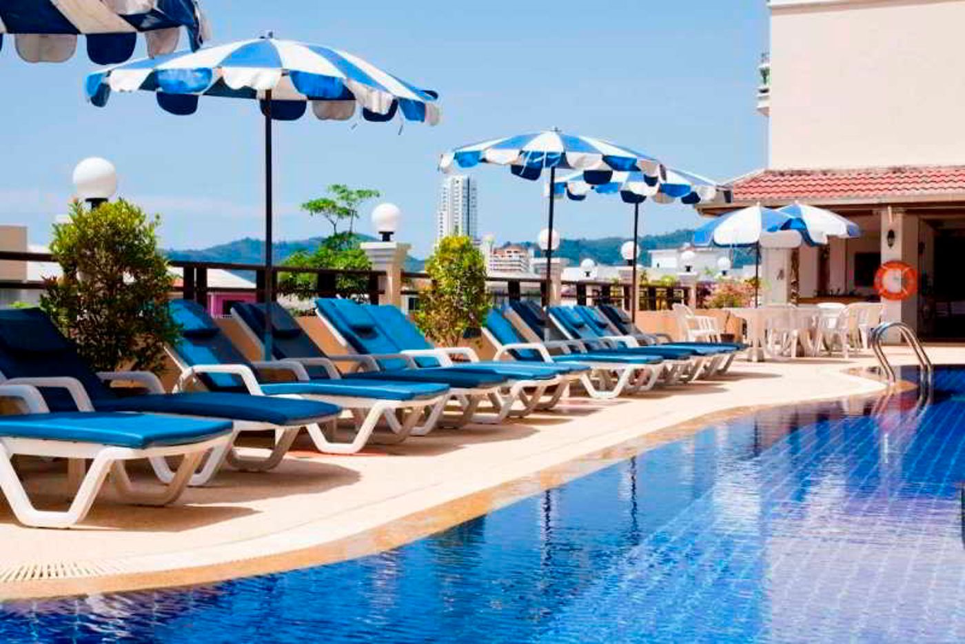 Jiraporn-Hill-Resort-Patong-Pool-6