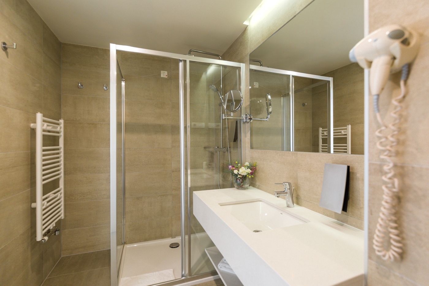 Romana-Beach-Apartments-Room-34