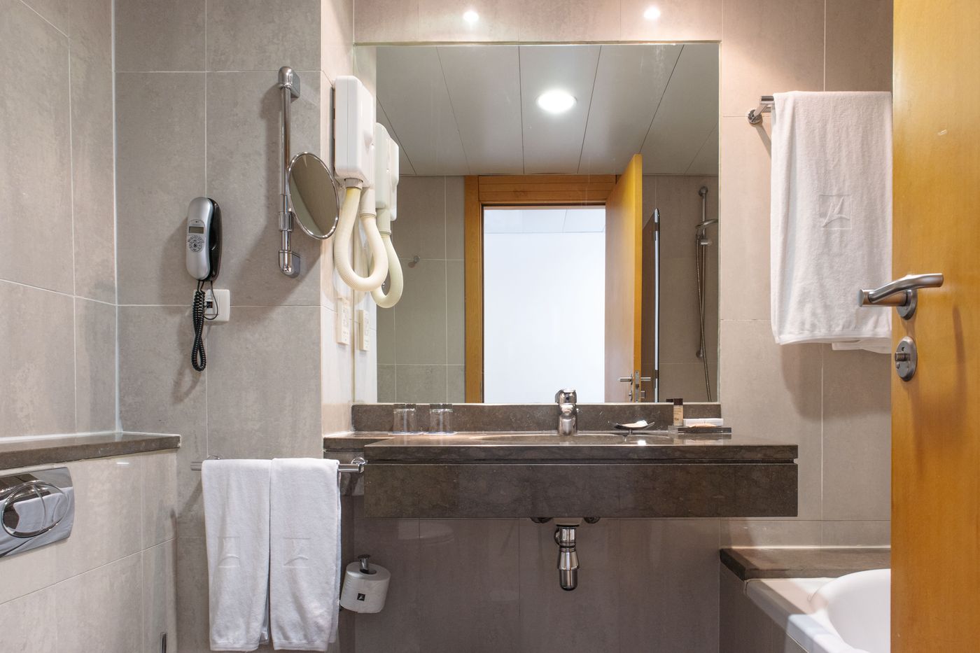 Sana-Sesimbra-Hotel-Room-37