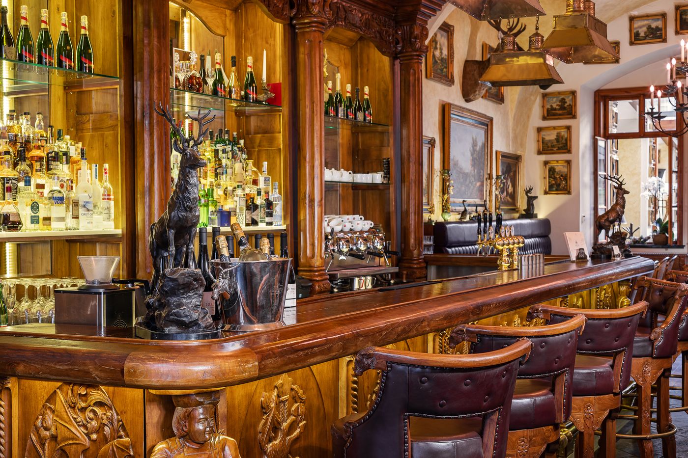 Iron-Gate-Hotel---Suites-Prague-by-BHG-Bar-16