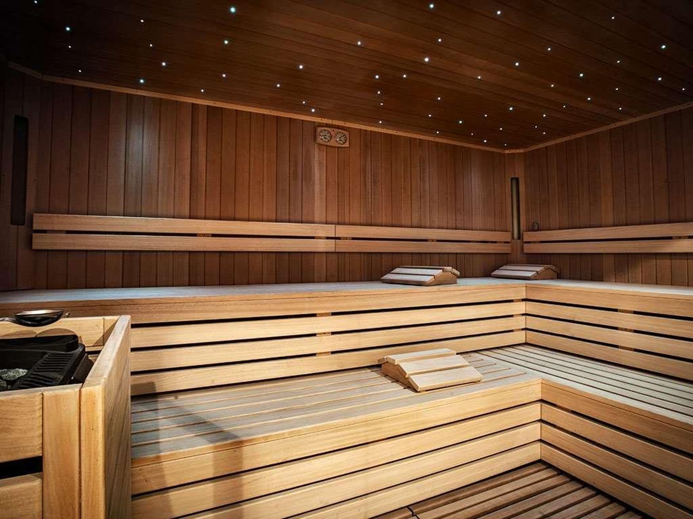 Grand-Hotel-Resort-Ma-Ma---Adults-Only-Sports-and-Entertainment-94