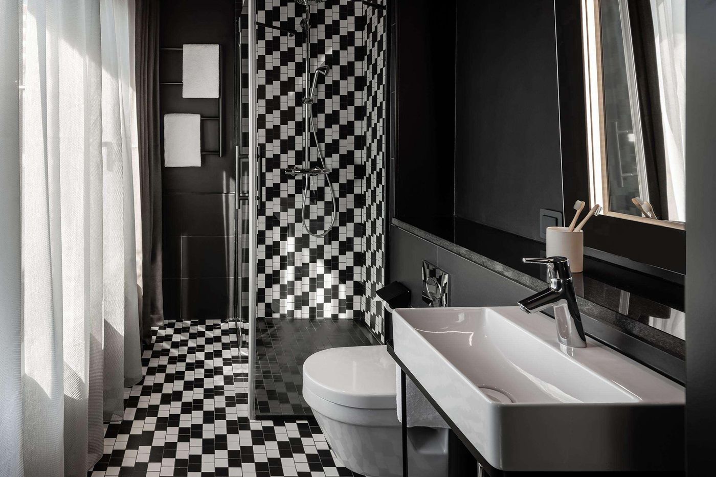 Hotel-Amano-East-Side-Room-19