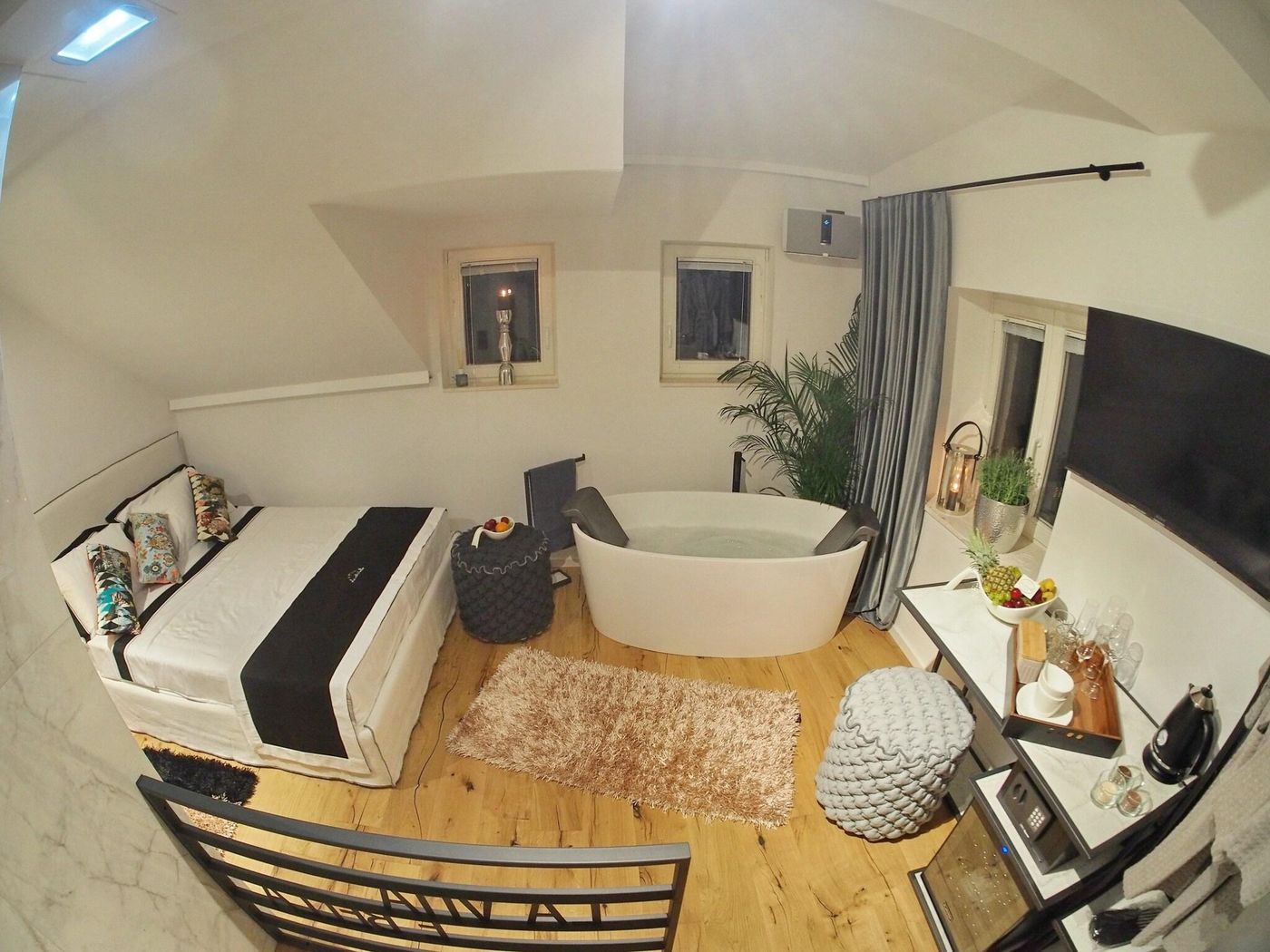 La-Vita-E-Bella-Ii-Room-33