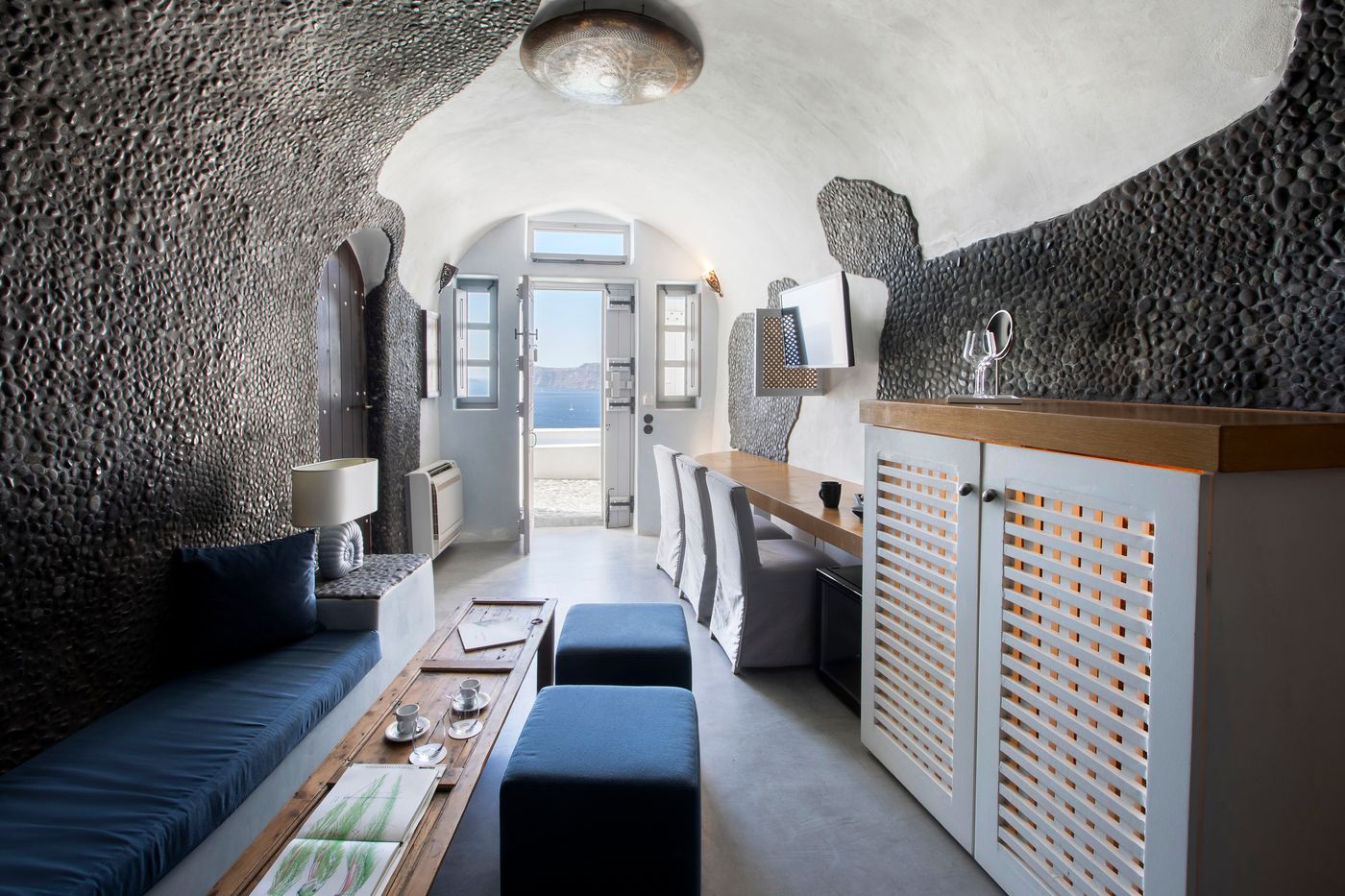 Ducato-Di-Oia-Room-16