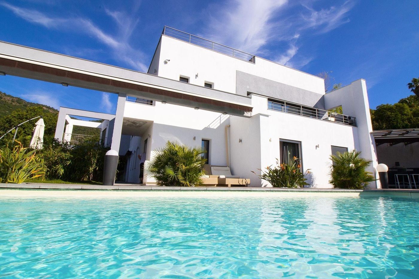 La-Villa-Louancelie-General-view-7