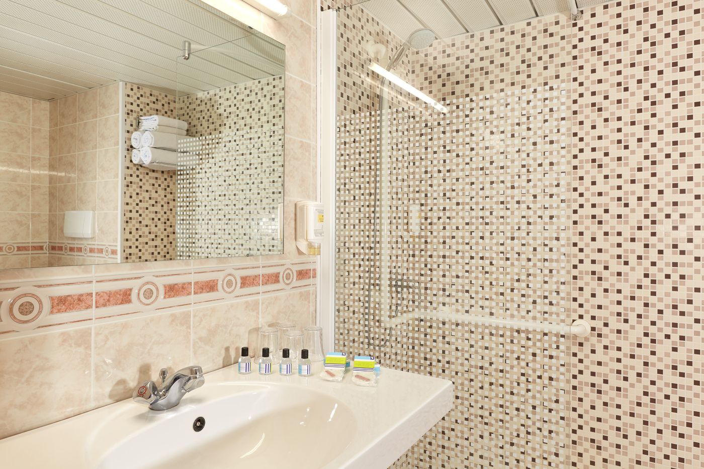 Roissy-France-LOURDES-Room-3