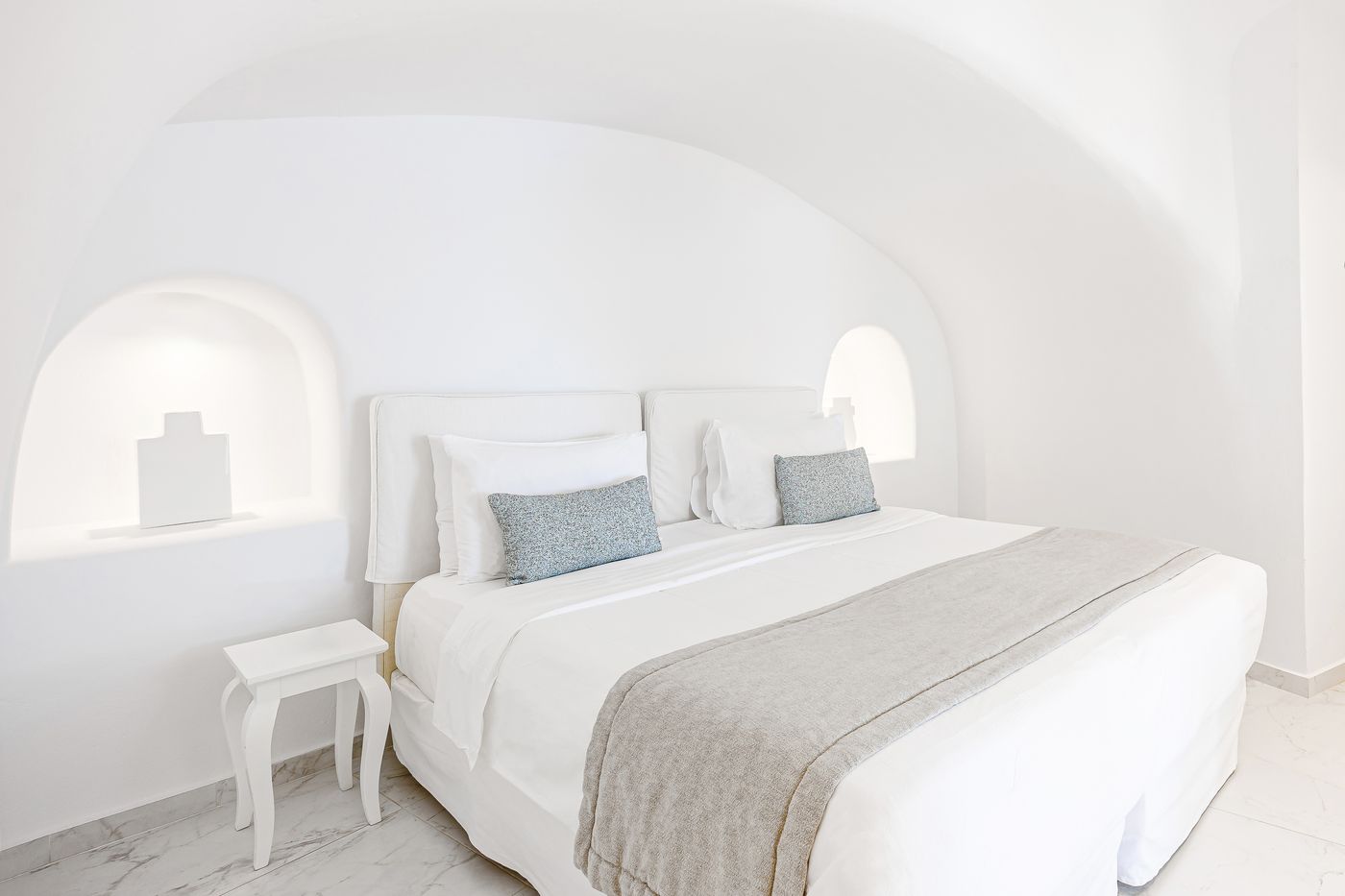 Canaves-Oia-Suites---Adults-Only-Room-57