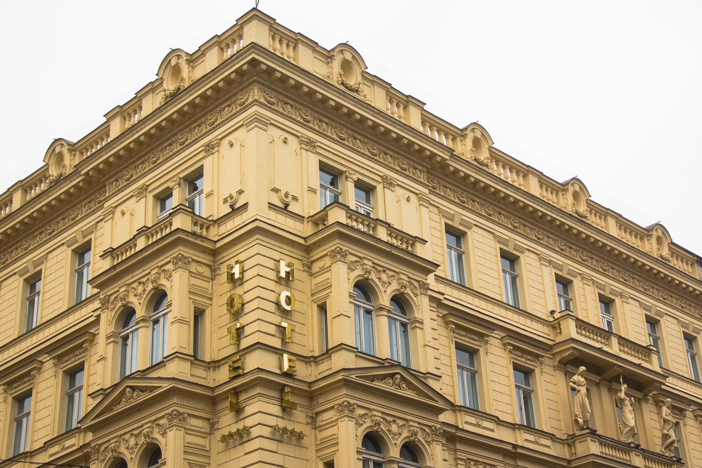 Boutique-Hotel-Seven-Days-Prague-General-view-4