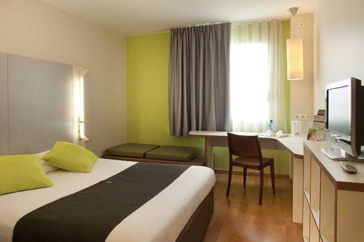Campanile Barcelona Cornella-Spain-CORNELLA DEL LLOBREGAT-Room-4