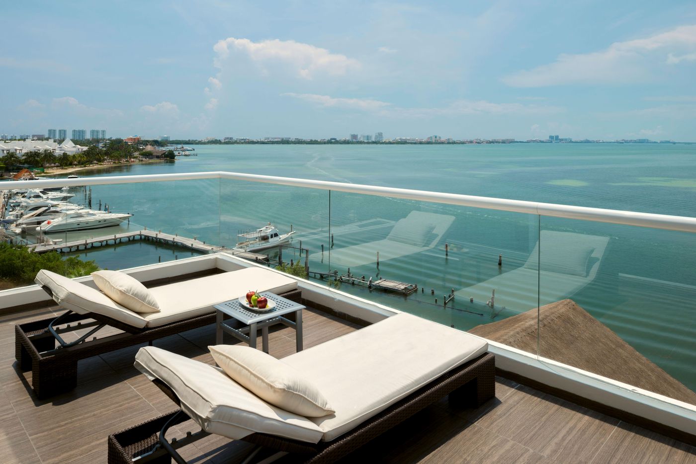 Real-Inn-Cancun-Terrace-71