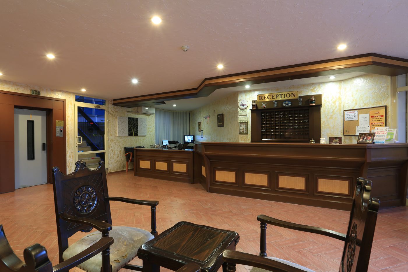 Club-Amaris-Apartments-Lobby-35