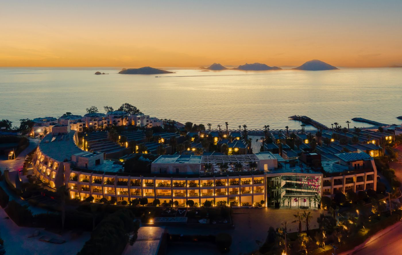 Swissotel-Resort-Bodrum-Beach-General-view-11