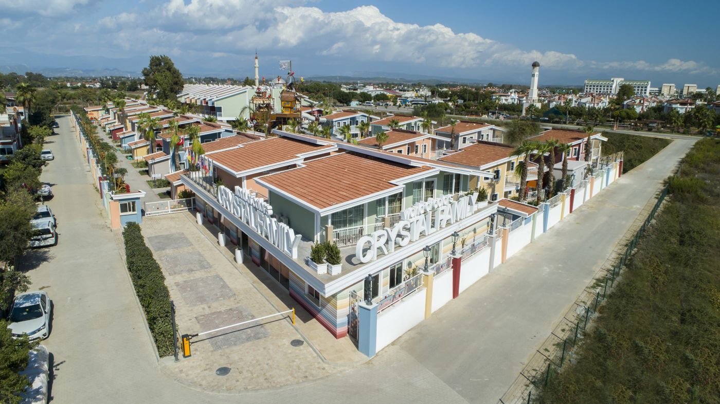 Crystal Club World of Colours