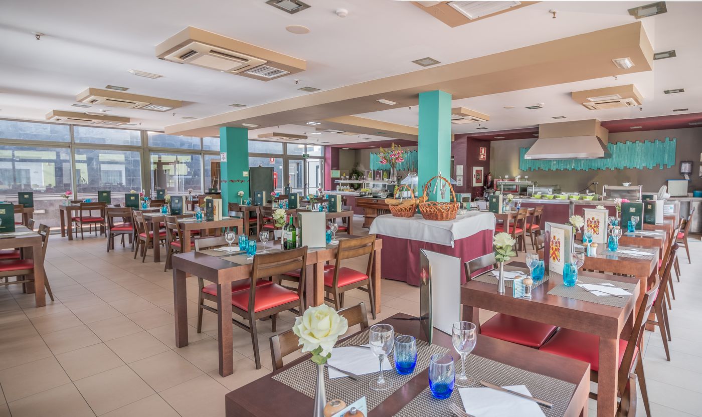 Hotel-LIVVO-Corralejo-Beach-Restaurant-58