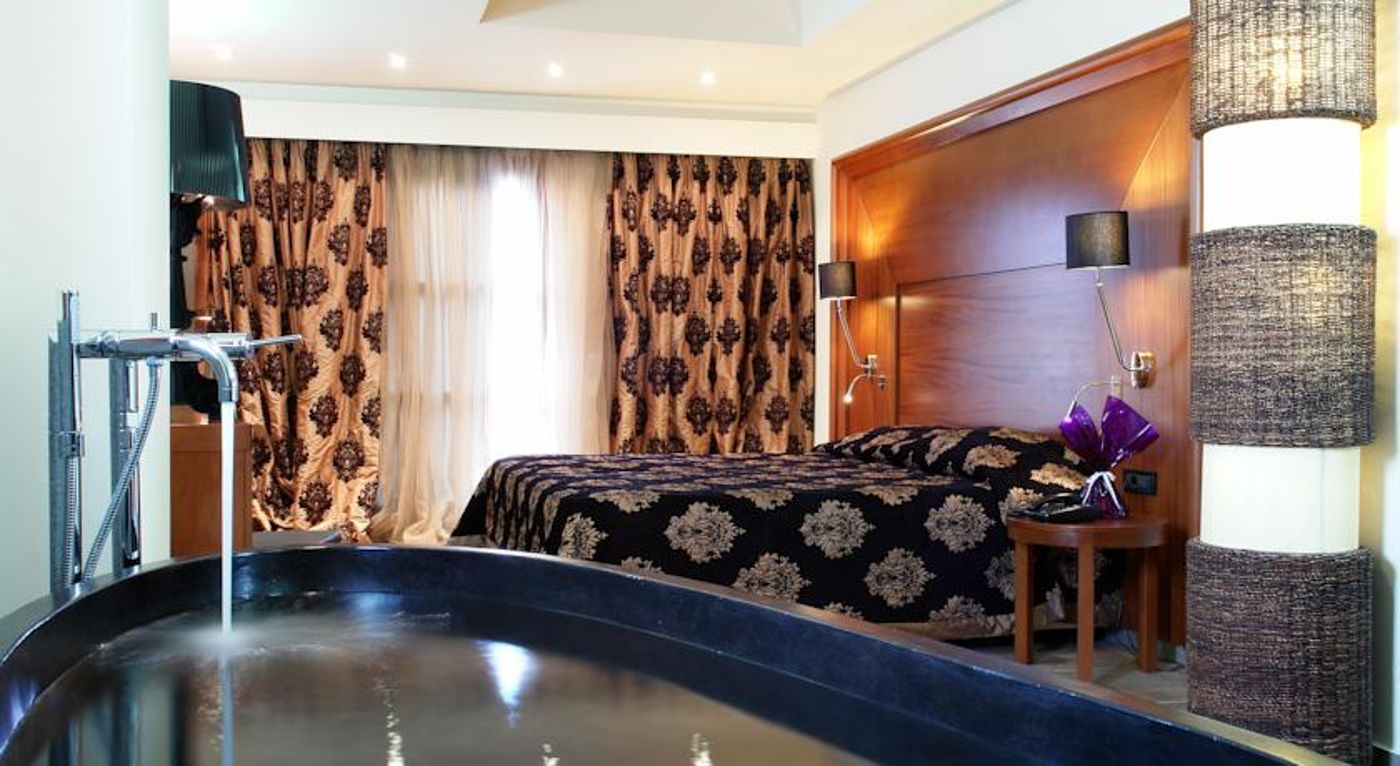 Aressana Spa Hotel & Suites