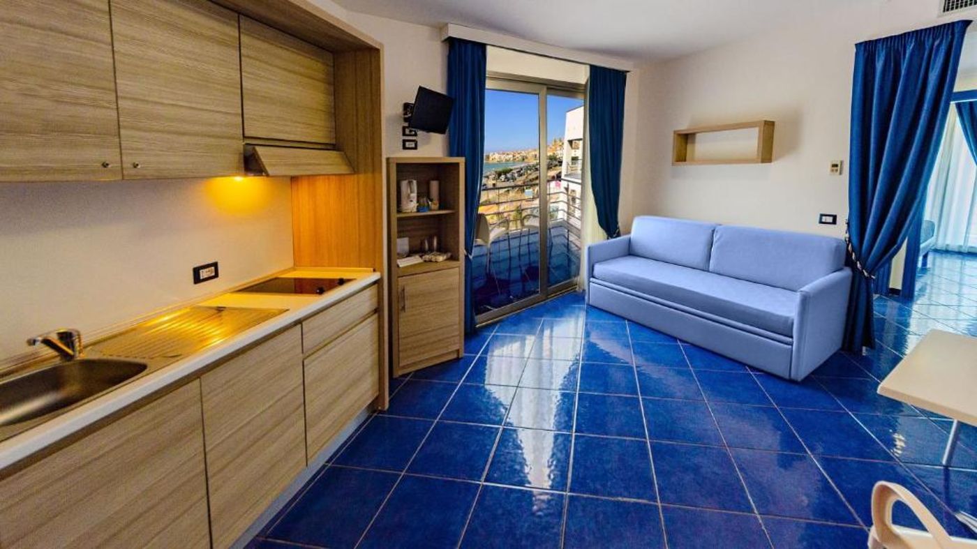 Astro-Suite-Hotel-Room-18