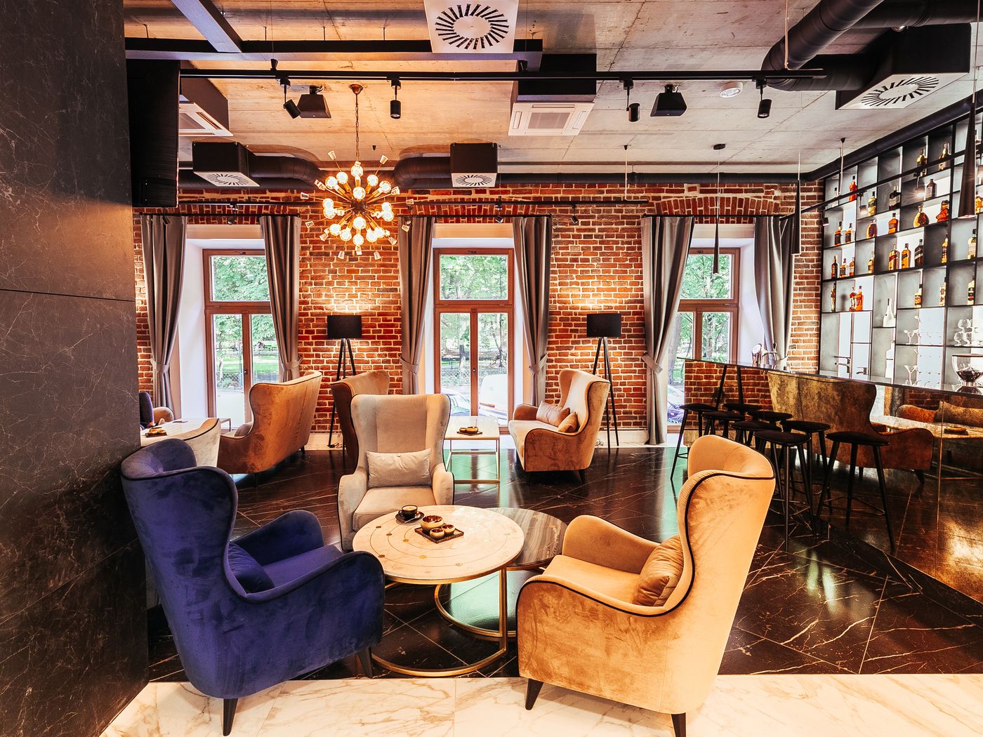 Wawel Queen-Poland-Krakow-Lobby-3