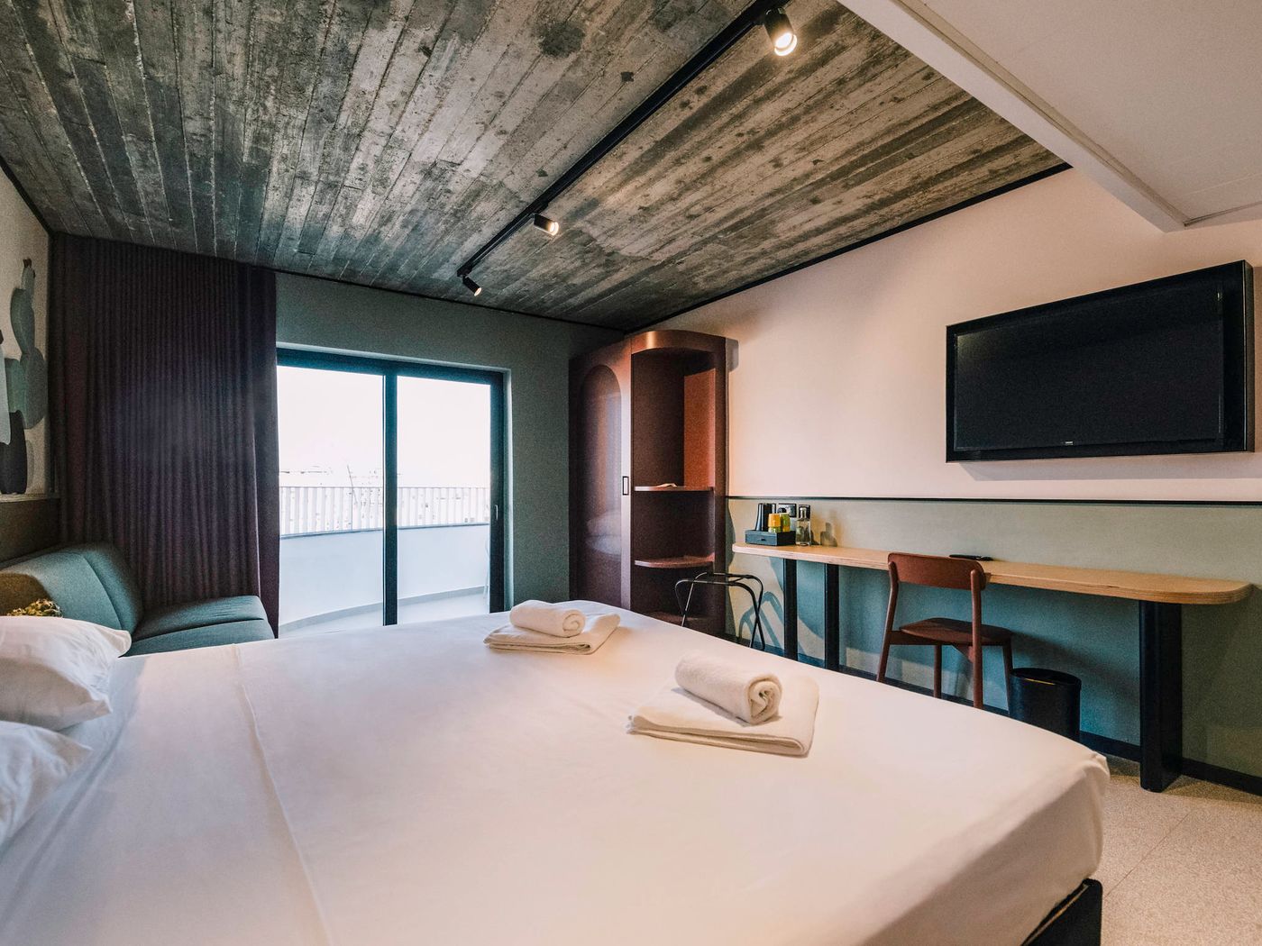 ibis-Styles-ST-Pauls-Bay-Malta-Room-13