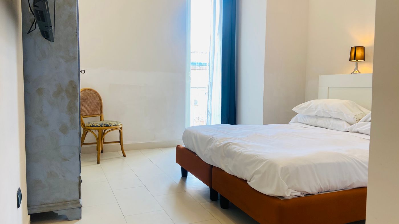 Jazz Hotel - Italy - Naples - Room - 6