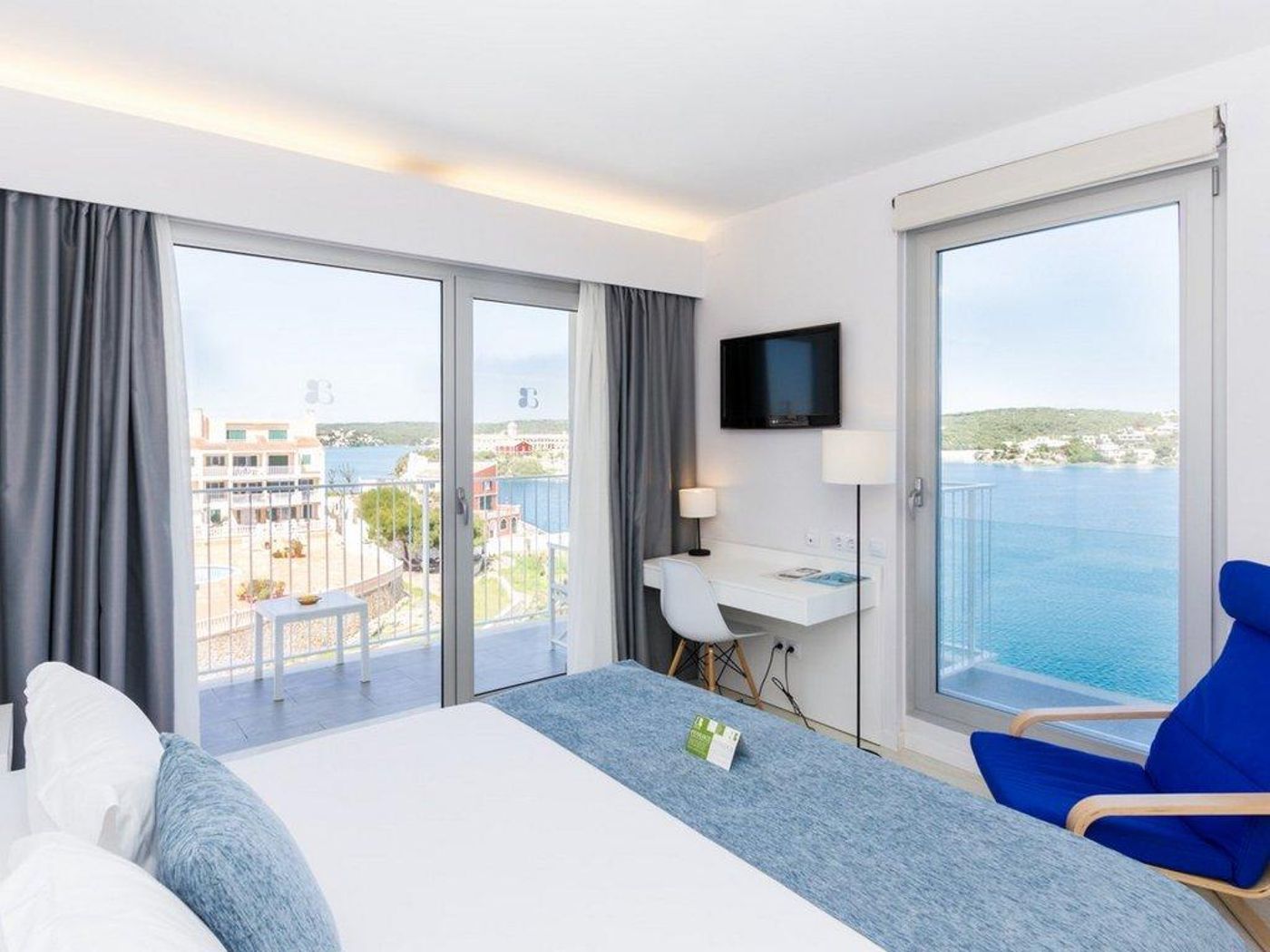 Artiem Carlos III - Adults Only