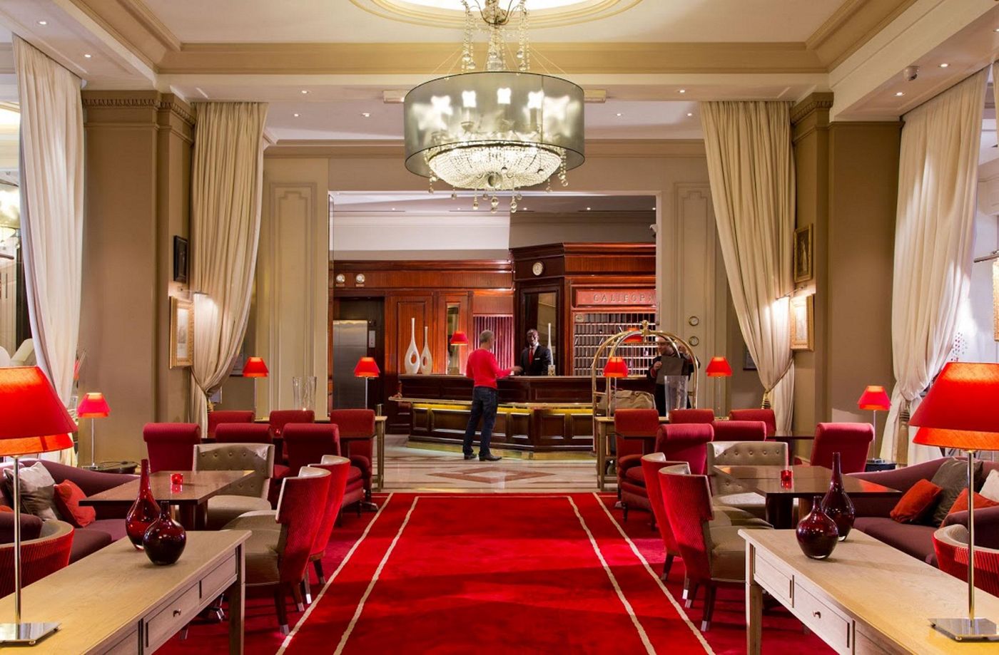 California-Paris-Champs-Elys----es-Lobby-12