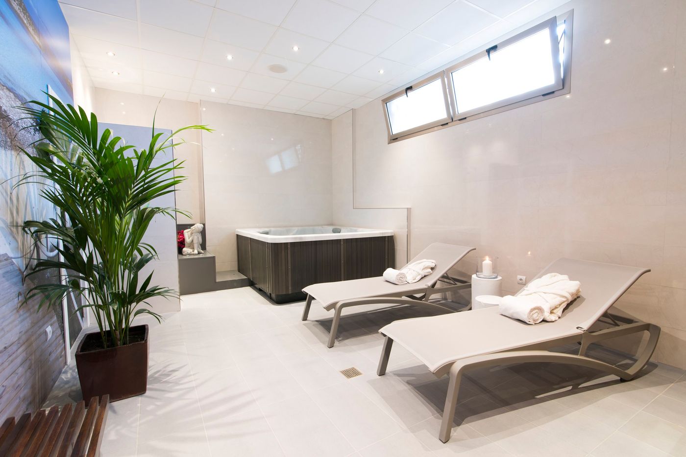 Azuline-Hotel-Pacific-Sports-and-Entertainment-52