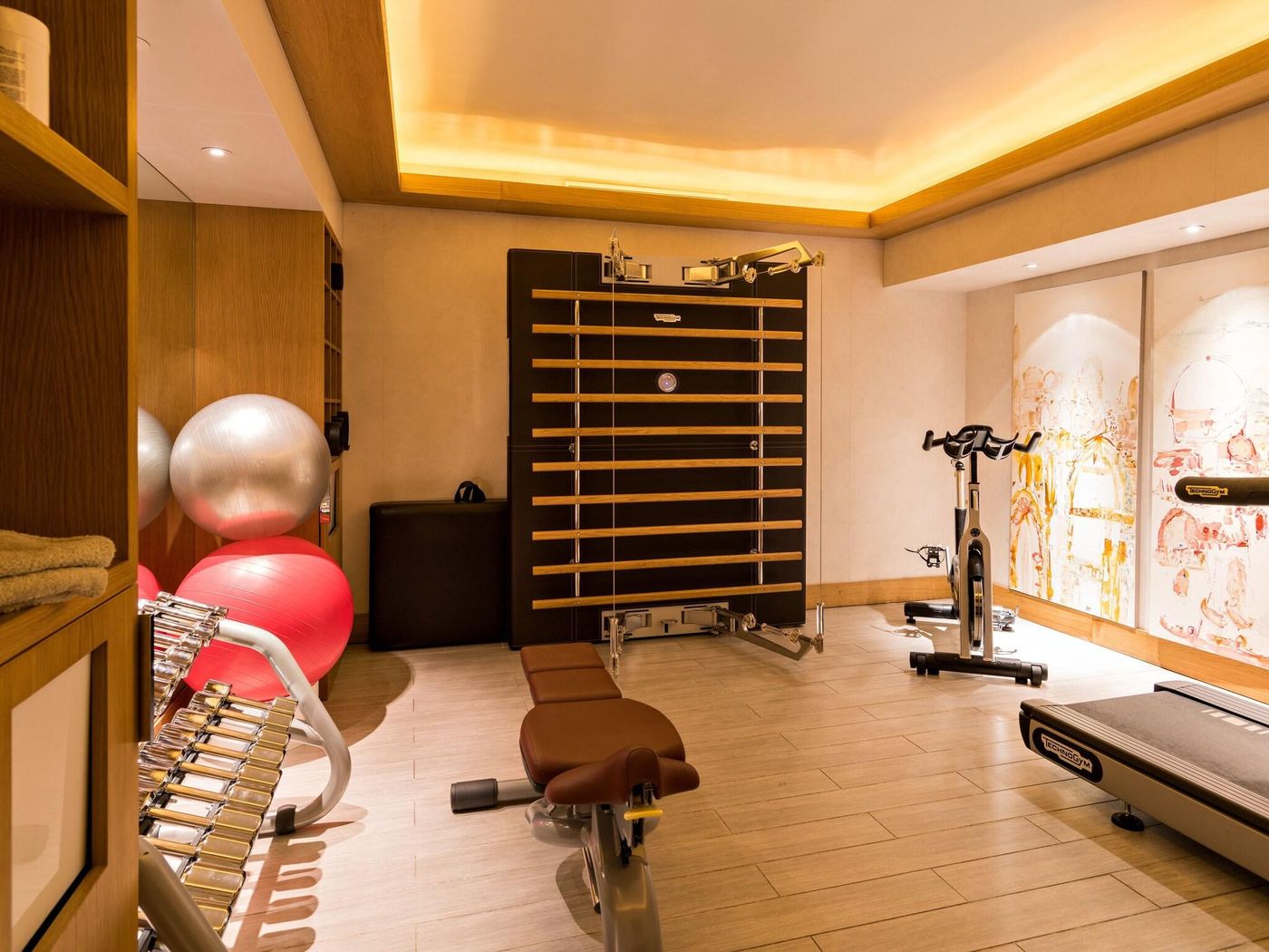 Five-Seas-Hotel-Sports-and-Entertainment-71