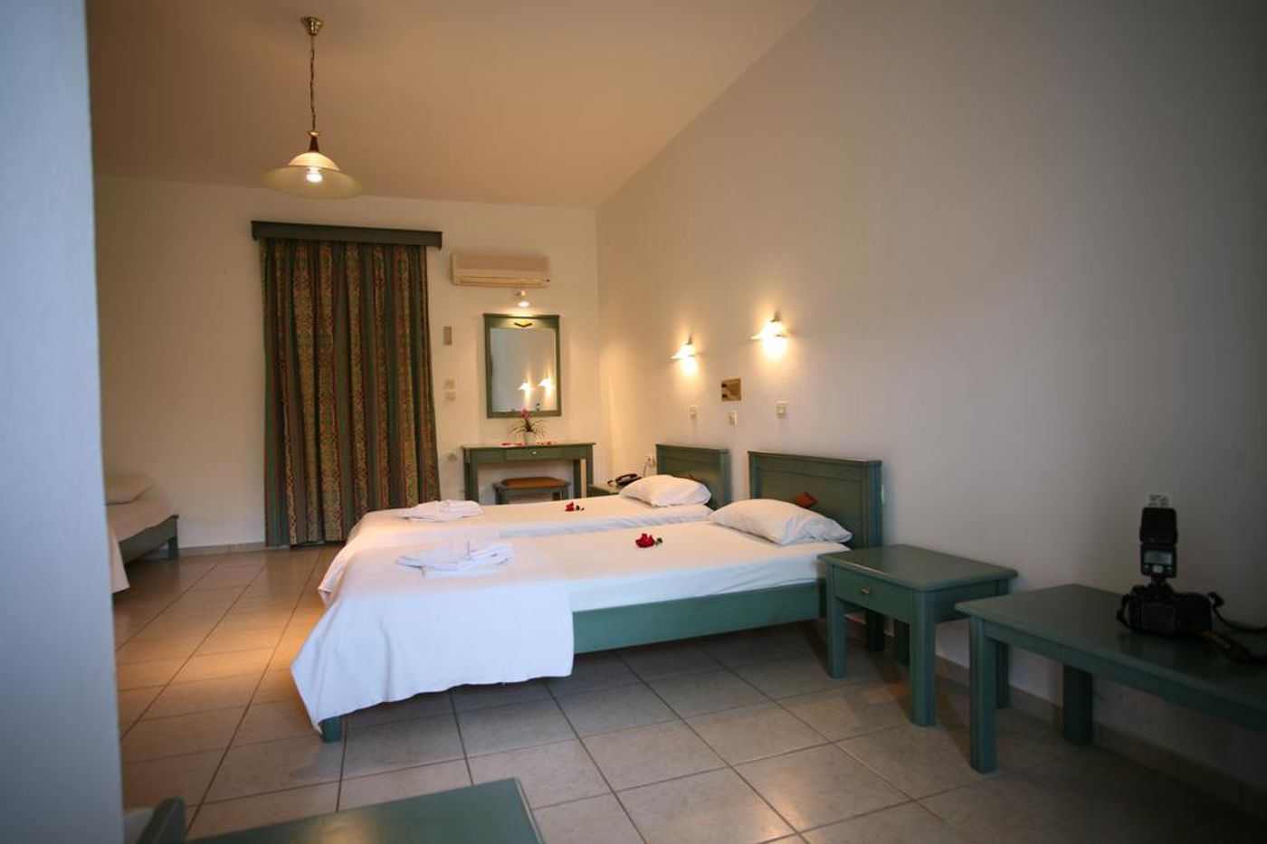 Elpis Studios and Apartments