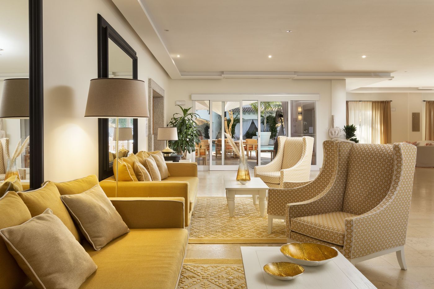 Grand-Hotel-Cannigione-Lobby-37