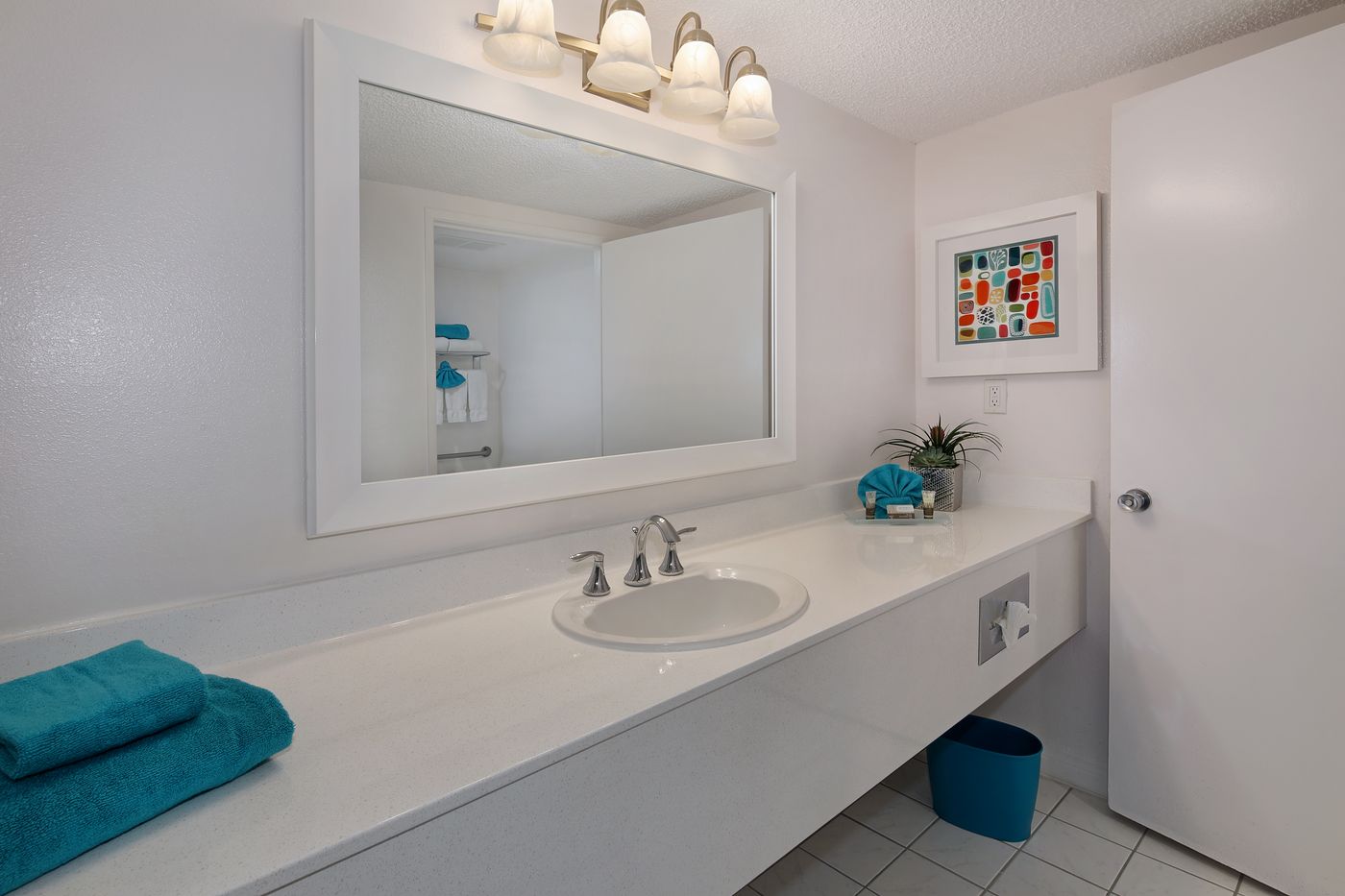 The-Anaheim-Hotel-Room-18