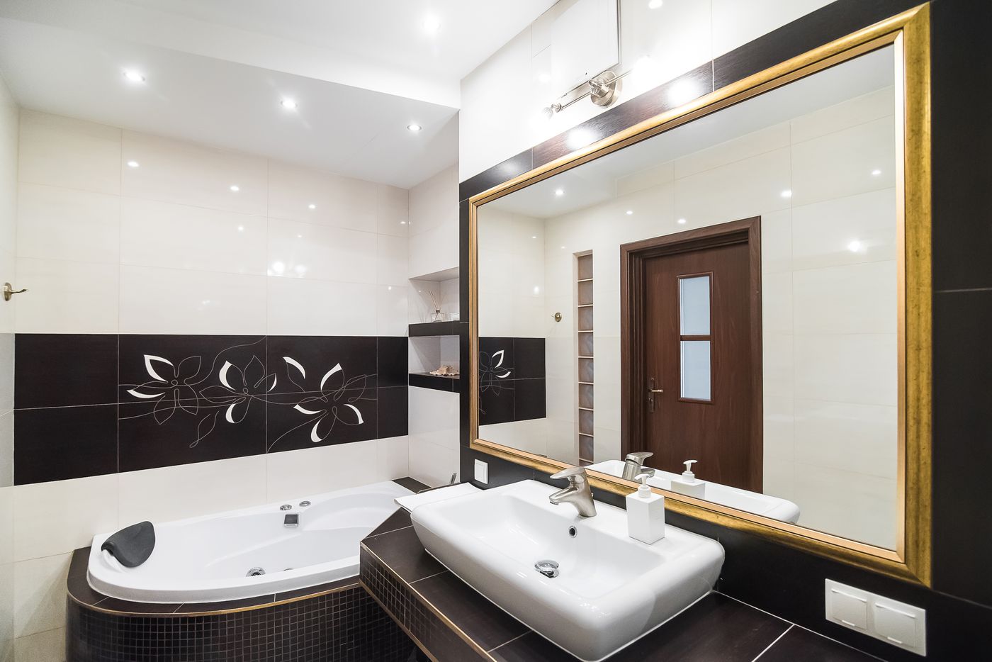 Senator-Warsaw-Apartments-Room-43