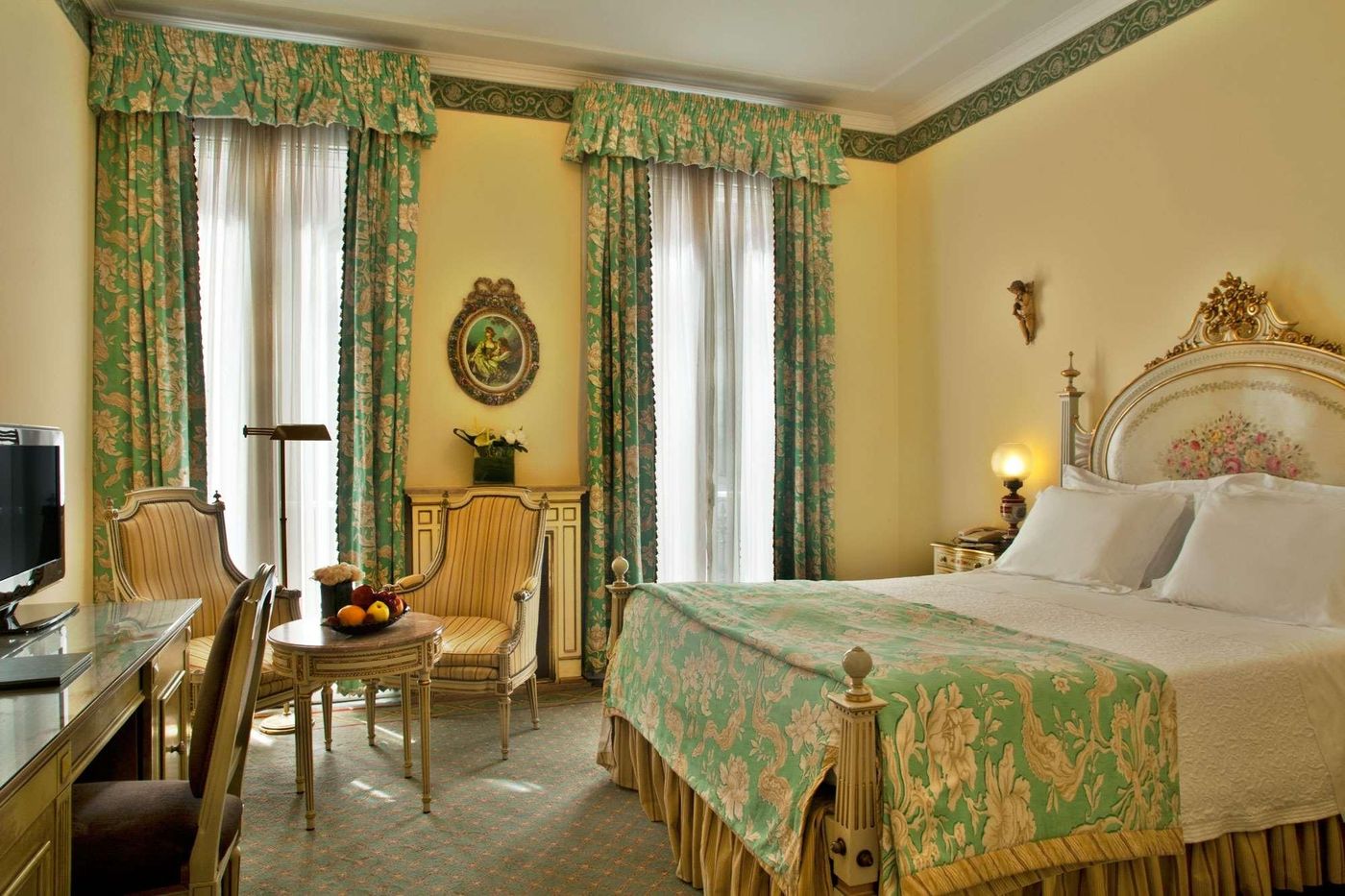 Avenida-Palace-Room-12