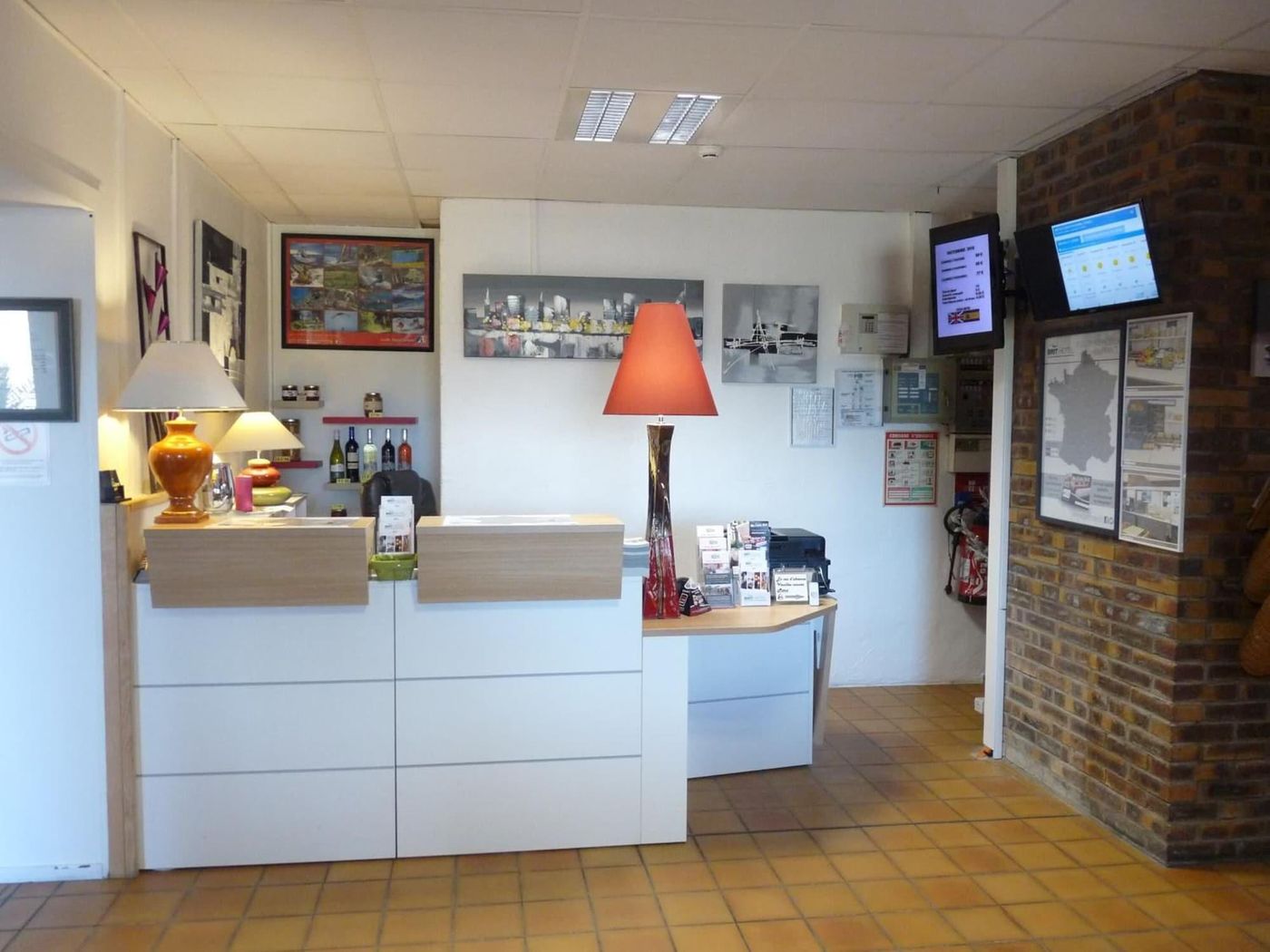 Brit Hotel Bosquet-France-CARCASSONNE-Lobby-10