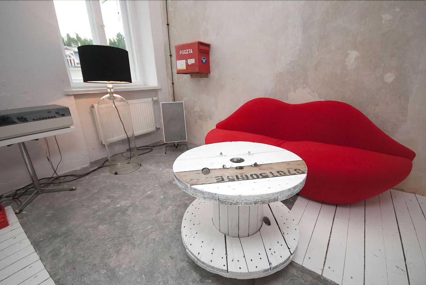 Sen-Pszczoly-Loft-Hotel-Lobby-7