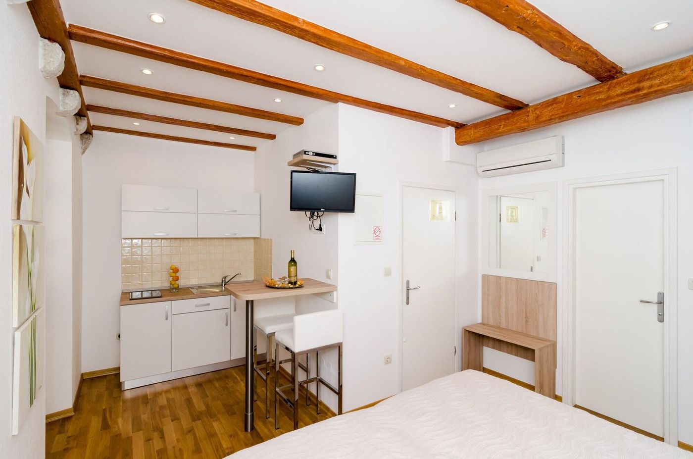 Apartments-Raic-Room-27