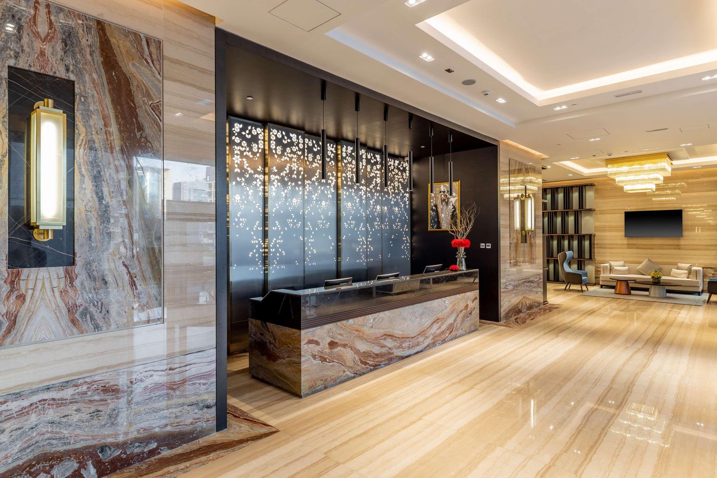 DoubleTree-by-Hilton-Doha-Downtown-Lobby-21