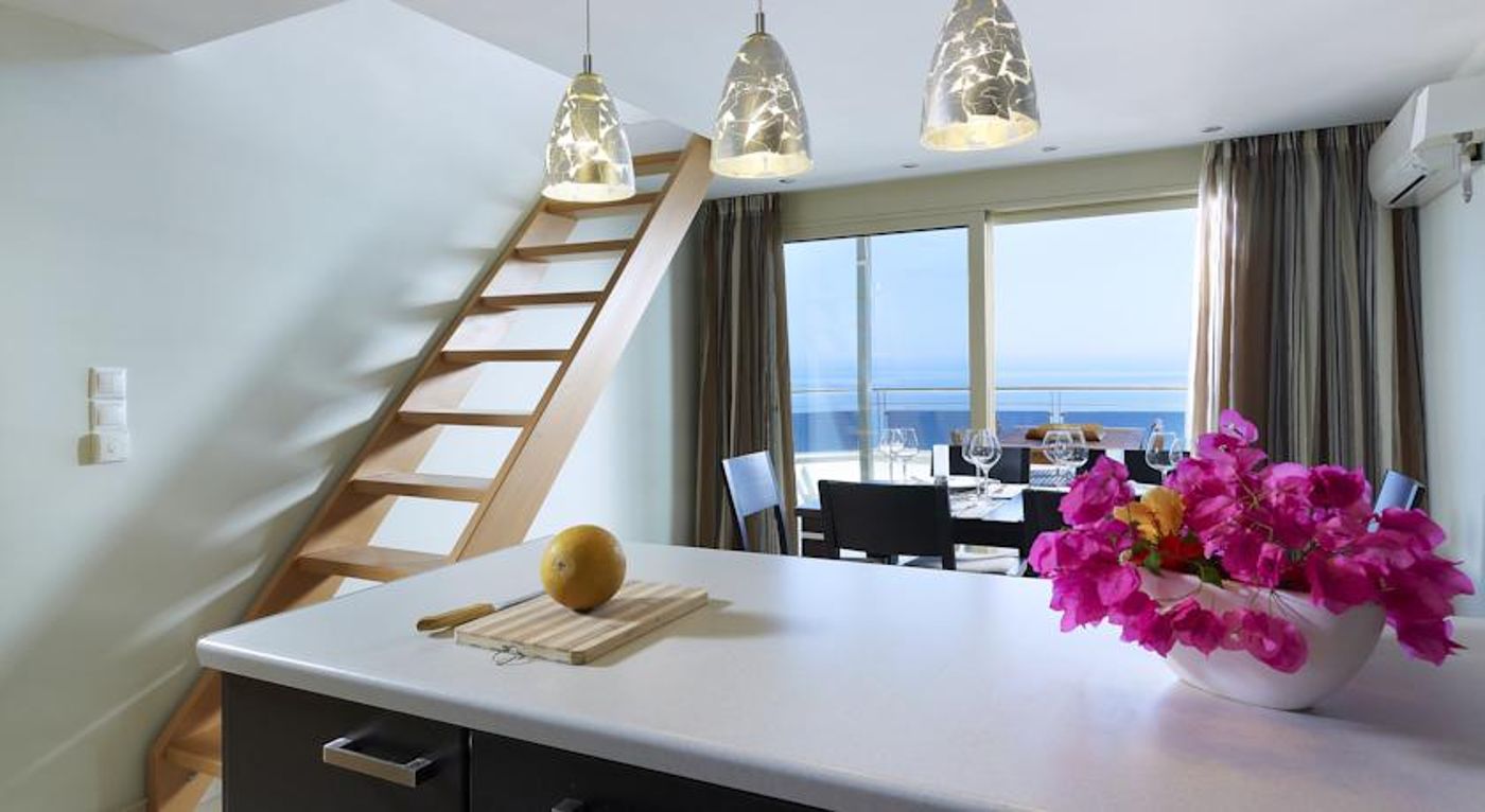 Macaris Suites and Spa