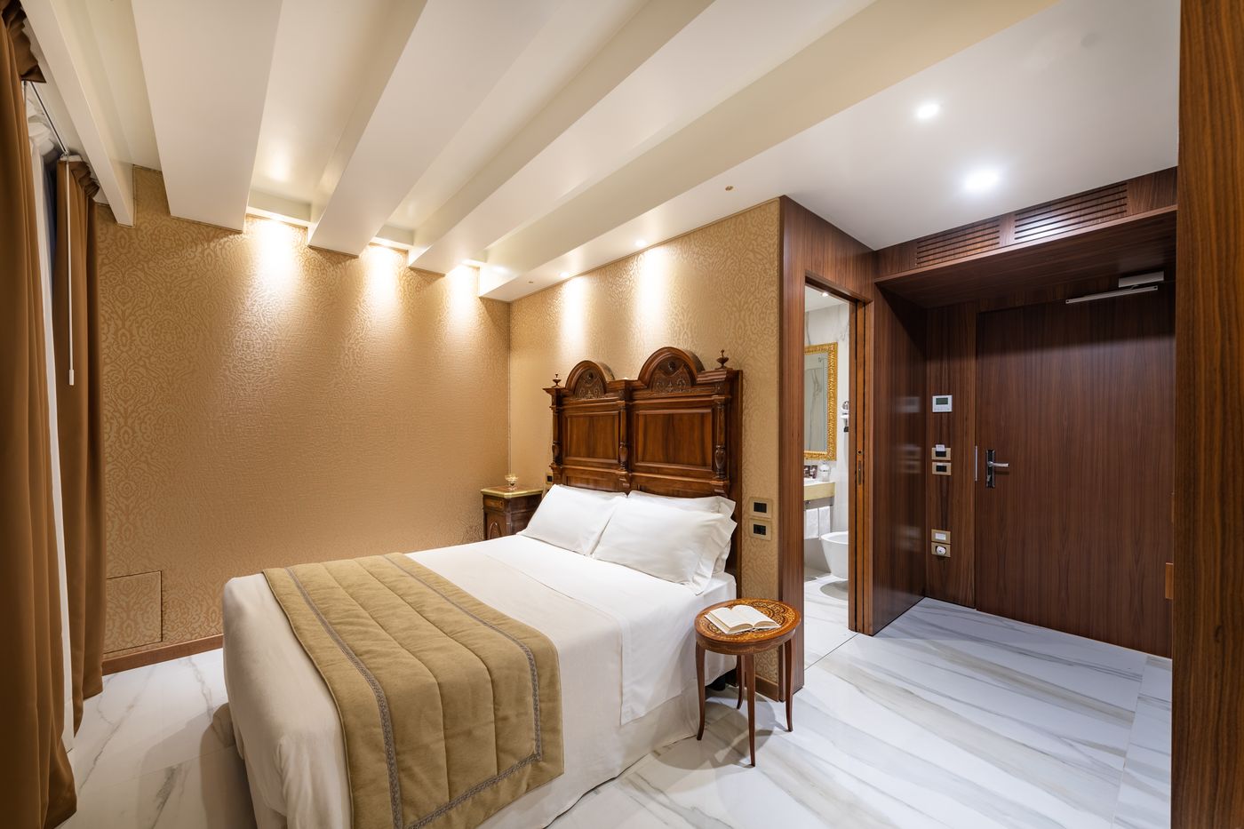 Palazzo-San-Lorenzo-Room-6